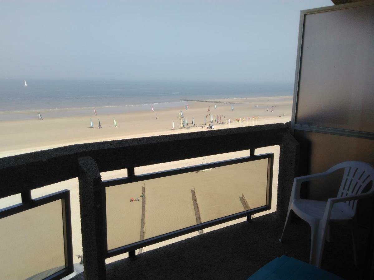Residentie Aldis Met Zeezicht Apartment Oostende Bagian luar foto