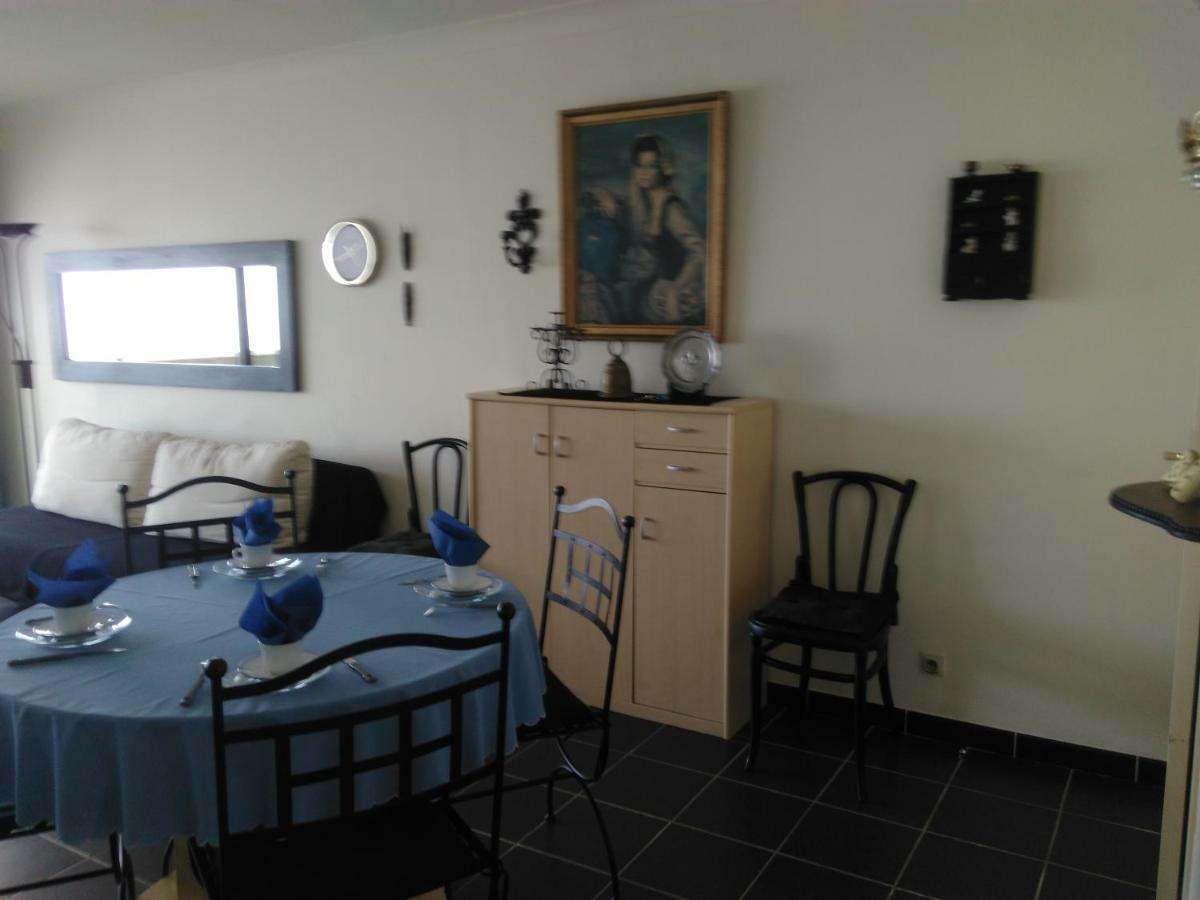 Residentie Aldis Met Zeezicht Apartment Oostende Bagian luar foto